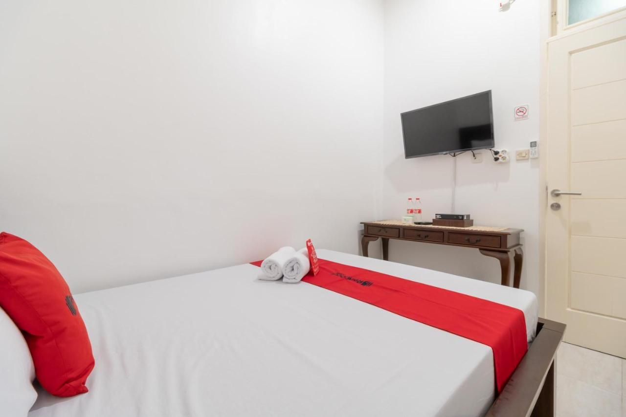 Reddoorz Syariah Near Summarecon Mall Bekasi Esterno foto